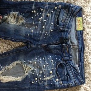 Destroyed pearl embellished skinny jeans Size 28